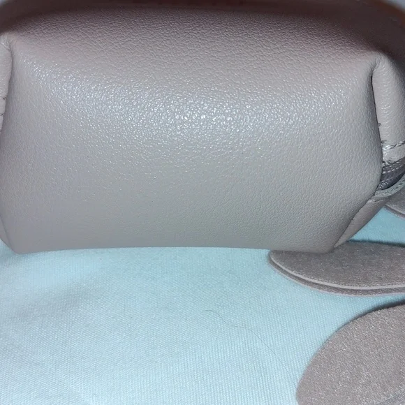 Shein pink coin purse with flower shaped tassel - Picture 5 of 6